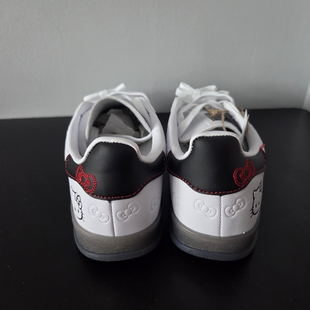 Adidas Hello Kitty 50th Anniversary Gazelle - Picture 5 of 10